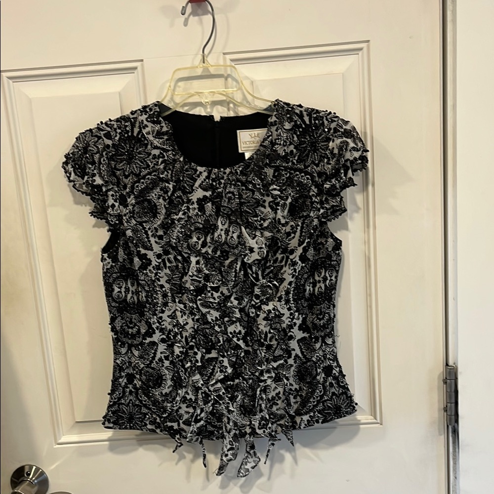 Black and White Patterned Women's Top